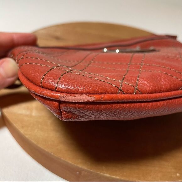 RELIC brand orange crossbody bag with quilting - Picture 5 of 13